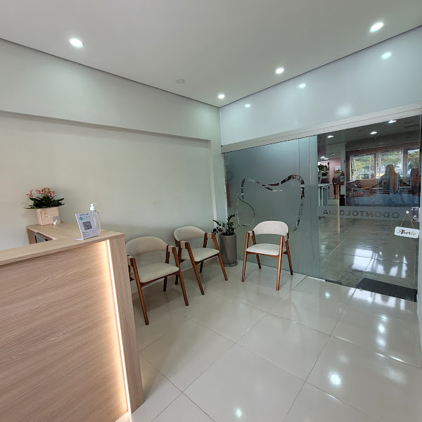 Foto 3 de Dra Jessica Vernilli - Odontologia e Harmonização Orofacial