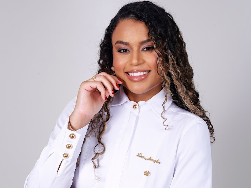 Foto de Dra. Jhenifer Souza - Cirurgiã-Dentista