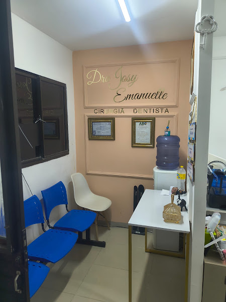 Foto 2 de Dra. Josy Emanuelle Pereira | Dentista em Paulista PE