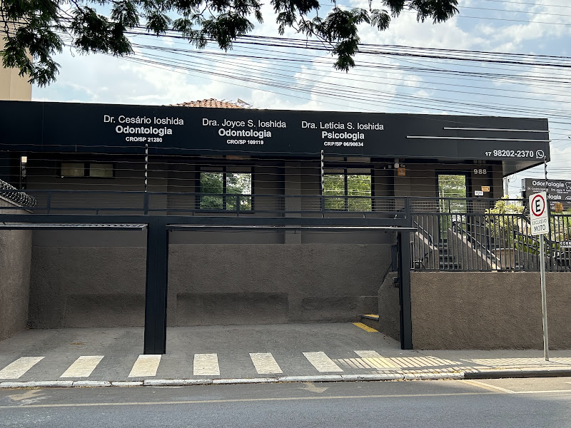Foto de Dra Joyce Ioshida - Odontologia