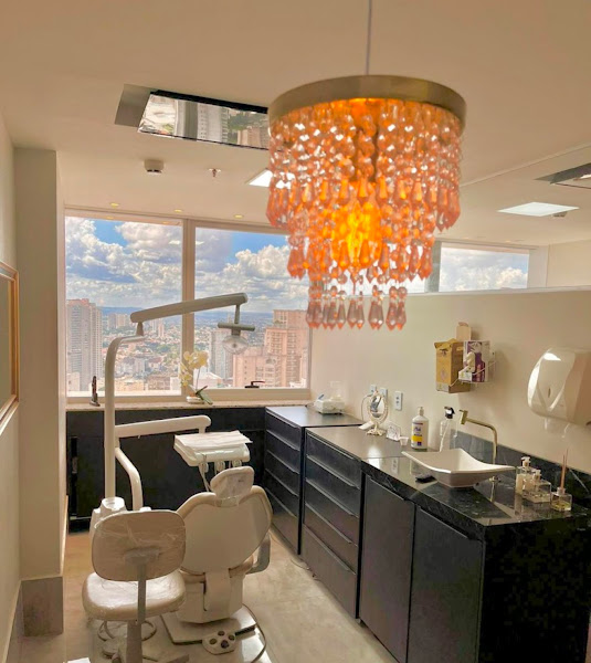 Foto 3 de Dra.Juçara Fazani Cirurgiã- Dentista