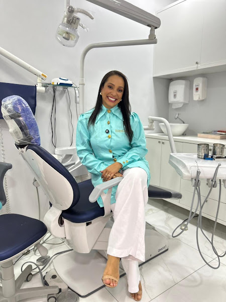 Foto 2 de Dra. Juciara França - Implantes dentários em Jequié