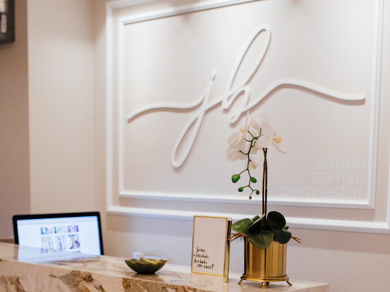 Foto de Dra. Julia Becker Odontologia