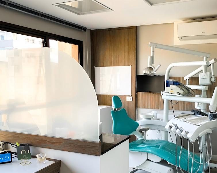 Foto 2 de Dra. Júlia Bisi Comin Odontologia