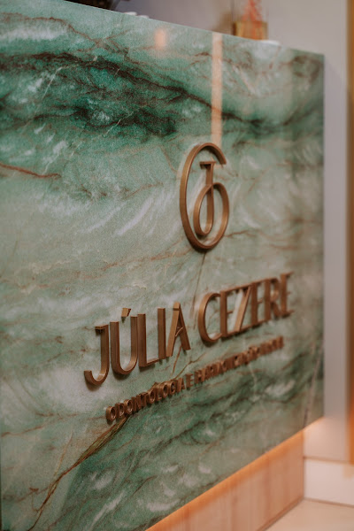 Foto 2 de Dra. Júlia Cezere | Odontologia & Harmonização Facial