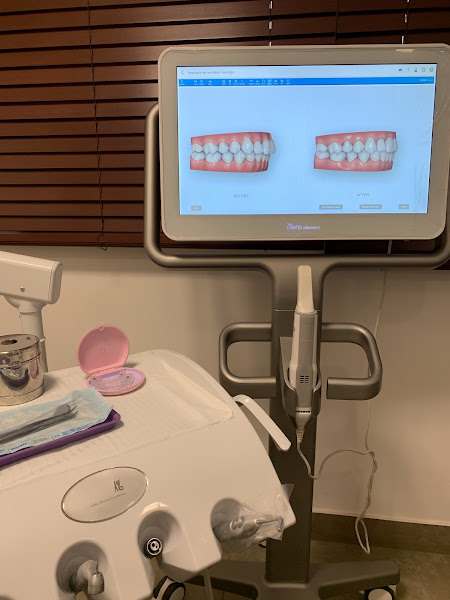 Foto 2 de Dra. Julia Ferreira - Invisaling Petrópolis - RJ