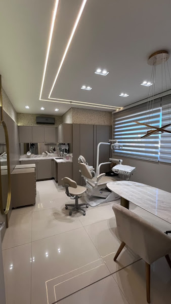Foto 3 de Dra. Julia Flor | Dentista | Clareamento | Aparelho invisível SouSmile | Campo Grande - MS