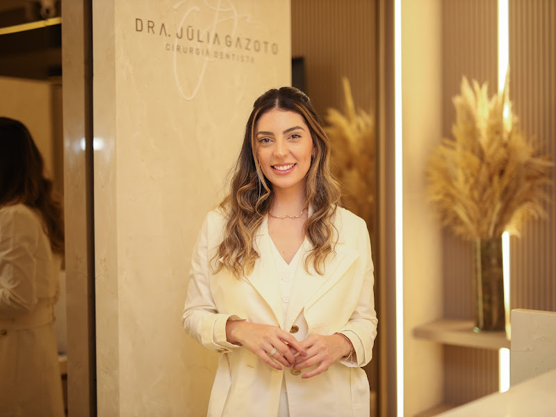 Foto de Dra. Júlia Gazoto | Harmonização Orofacial