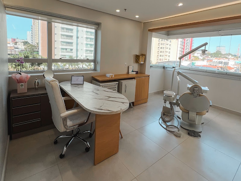 Foto de Dra Julia Zanquetta - Harmonização Facial e Odontologia Estética