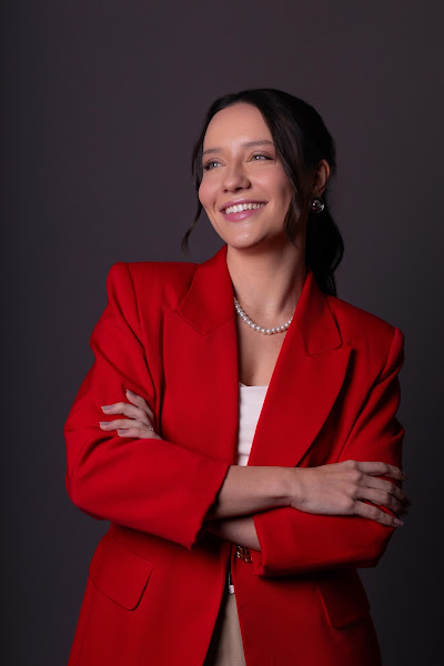 Foto 2 de Dra Juliana Glaser Boal - Harmonização Facial - Odontologia no Champagnat