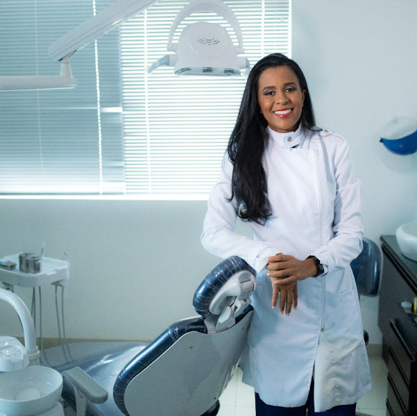 Foto 2 de Dra. Juliana Jorge - Periodontia Implante dentário