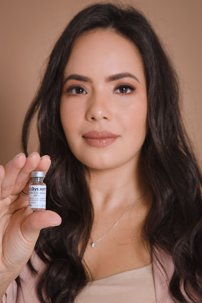 Foto 2 de Dra Julie Amorim Botox, Preenchimento, Bioestimulador, fios PDO e Melasma em Florianópolis.