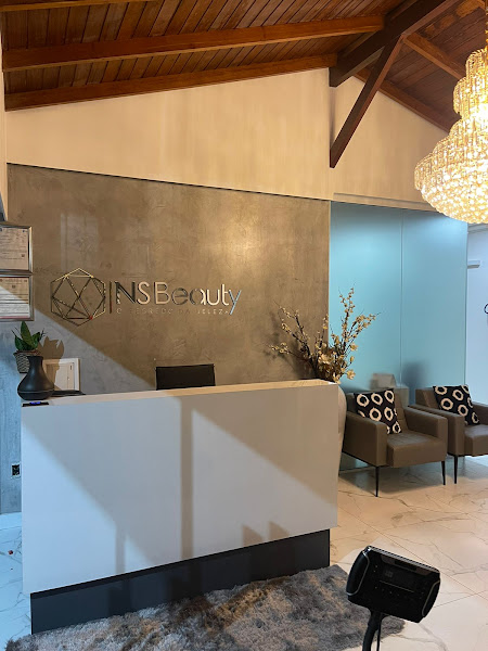 Foto 3 de Dra Julie Amorim Botox, Preenchimento, Bioestimulador, fios PDO e Melasma em Florianópolis.