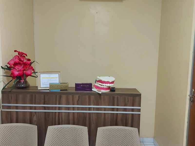 Foto 9 de Dra. Juliele Almeida CRO-AM 8066