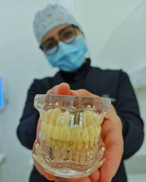 Foto 2 de Dra Karen Damasceno | PERIODONTISTA NITERÓI