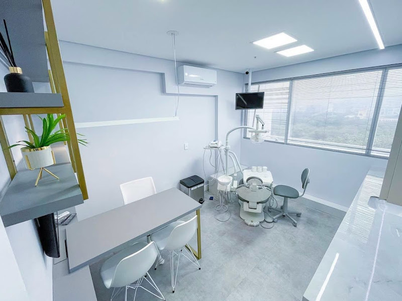 Foto de Dra. Karen Gallas - Prótese Dentária