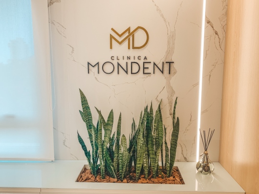 Foto 2 de Dra. Karen Sirena, Cirurgião buco-maxilo-facial