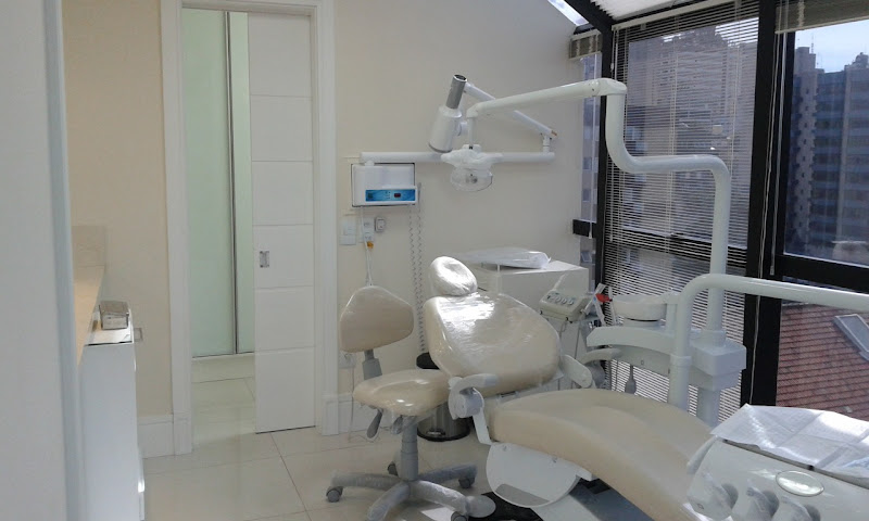 Foto 2 de Dra. Karin Leite | Odontologia | Prótese e Implante | Clínica Geral