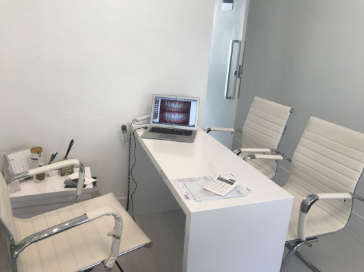 Foto 3 de Dra. Karina de Oliveira Sales da Cruz