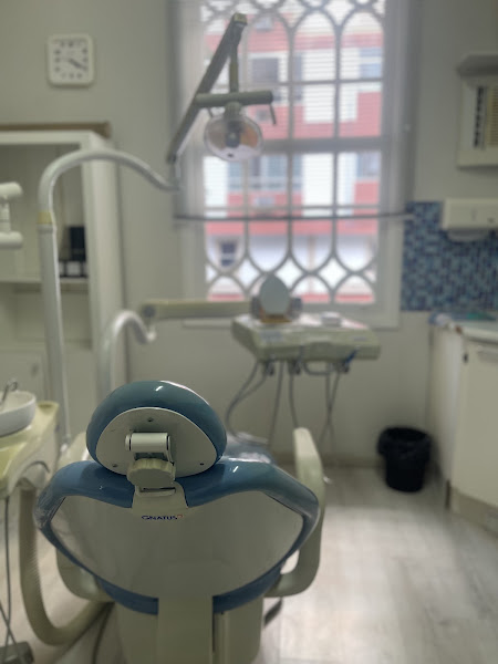 Foto 2 de Dra Karine Santos | ENDODONTISTA