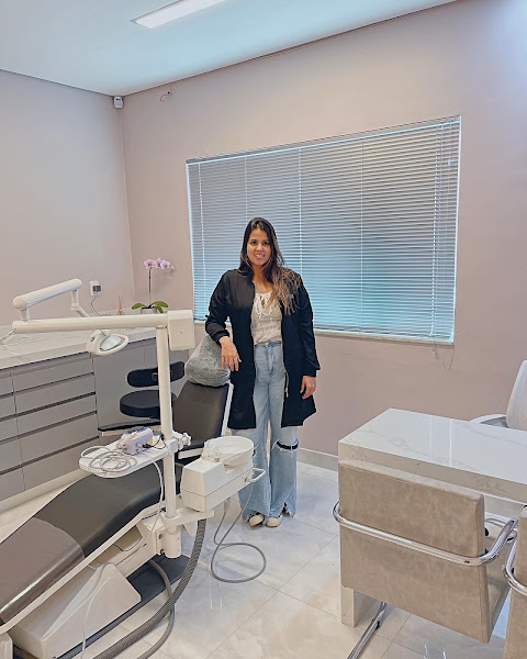 Foto 2 de Dra Karine Vieira Odontologia Especializada