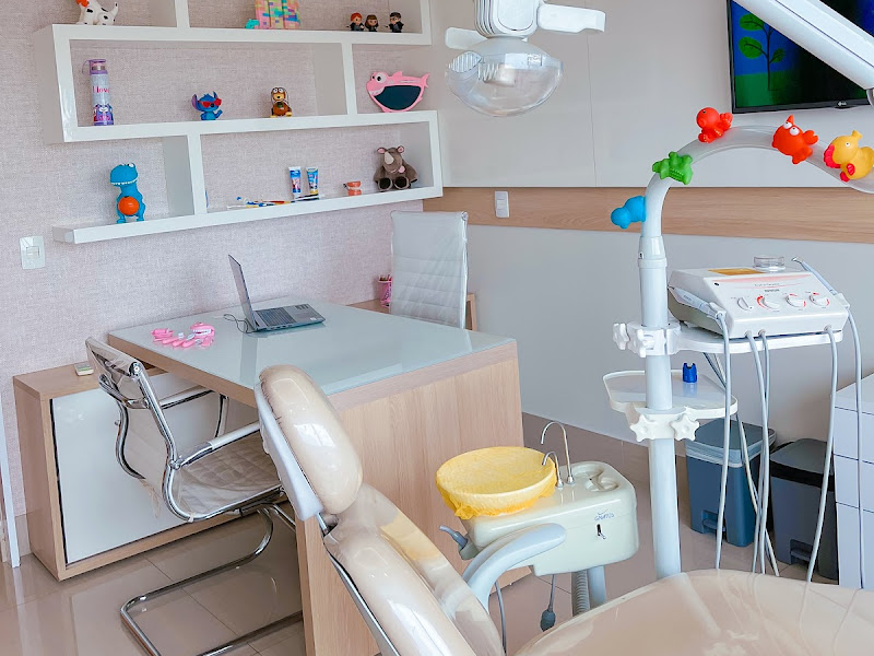 Foto de Dra. Kariny Costa - Odontopediatra em Goiânia