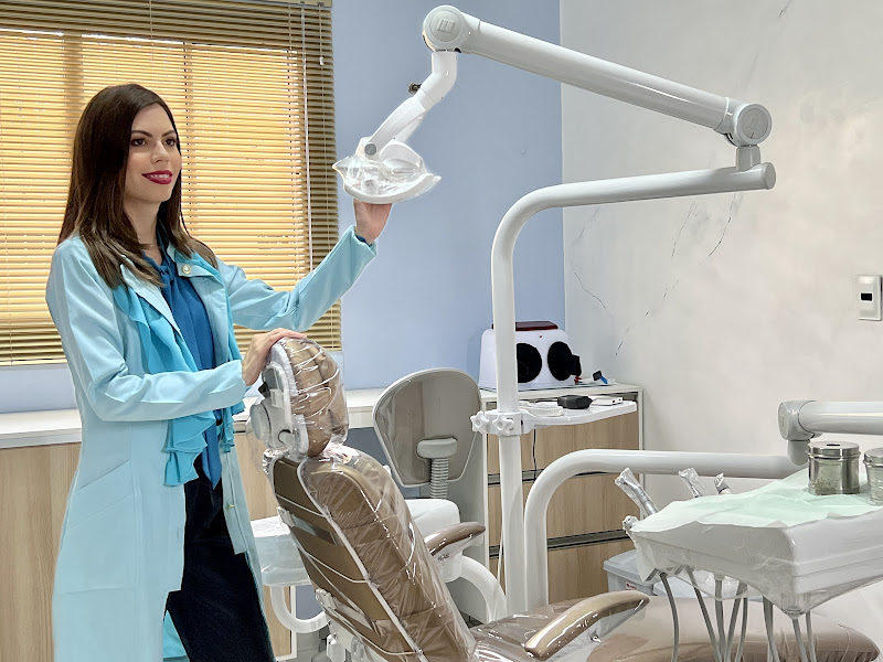 Foto 2 de Dra. Kariny Leylin KL Odonto Class - Dentista