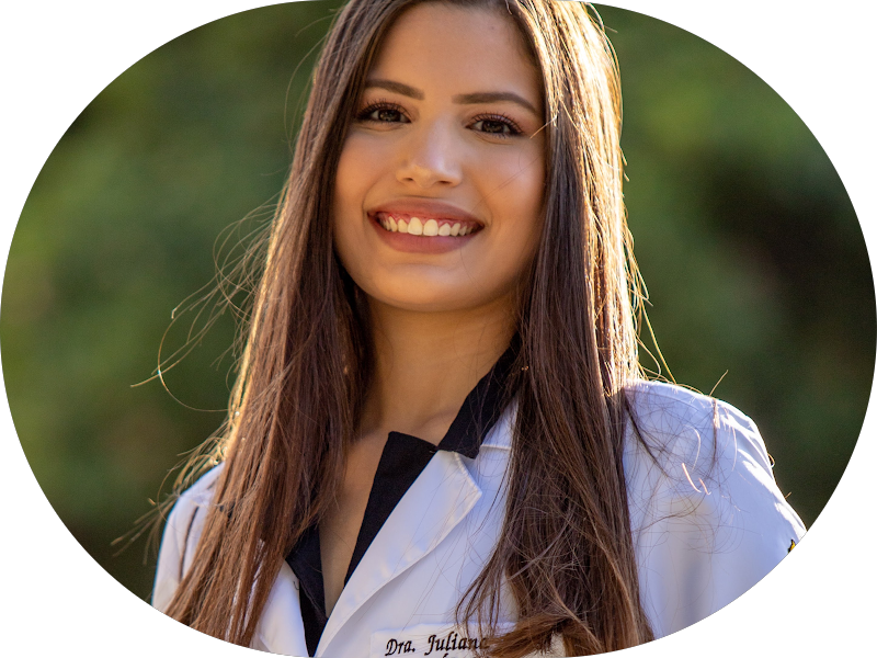 Foto de Dra Karol Reis | Dentista | Bruxismo, DTM e Dor na face