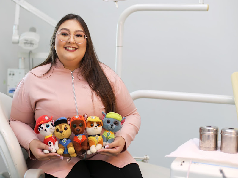 Foto 3 de Dra. Karolaine Barbosa - Cirurgiã Dentista - Clínica Geral - Odontopediatria
