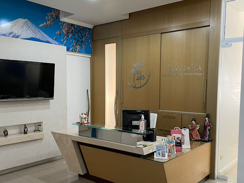 Foto de Dra. Karolina S. Takeshita Odontologia em Curitiba