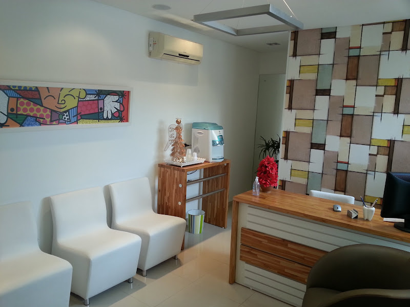 Foto 7 de Dra. Karolina S. Takeshita Odontologia em Curitiba