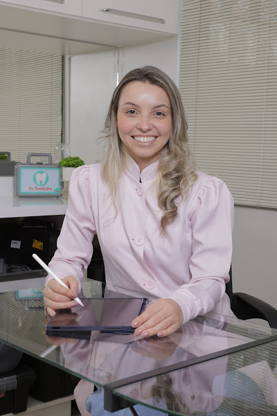 Foto 2 de Dra Karoline França Odontopediatra