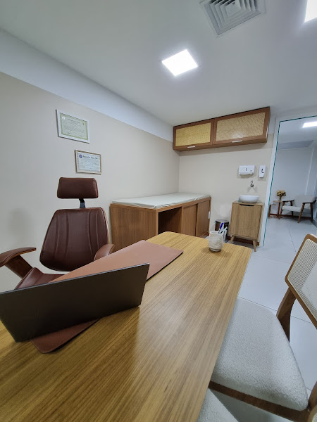 Foto 2 de Dra. Karoline Sias - Harmonização Orofacial