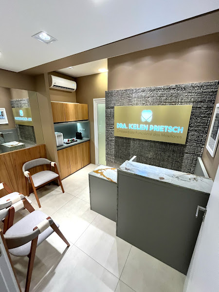 Foto 2 de Dra. Kelen Prietsch - Ortopedista Funcional dos Maxilares