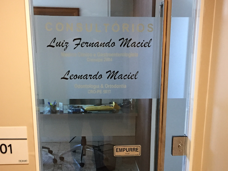 Foto 7 de Dra. Kenia Cecilia - Dentista Recife - Invisalign Doctor