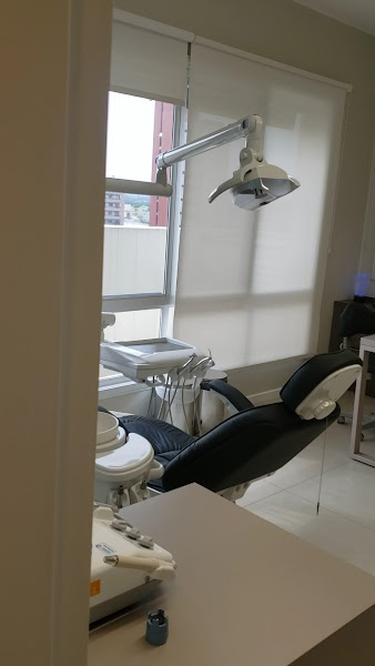 Foto 3 de Dra. Kerian Rehbein - Cirurgiã-Dentista