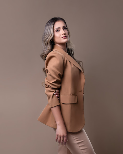 Foto 2 de Dra. Laila Melanes - Harmonização Facial