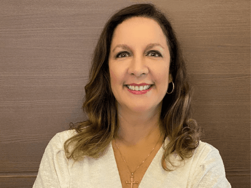 Foto 11 de Dra. Lais Cabral | Clareamento e Lentes de Contato Dental em Maceió