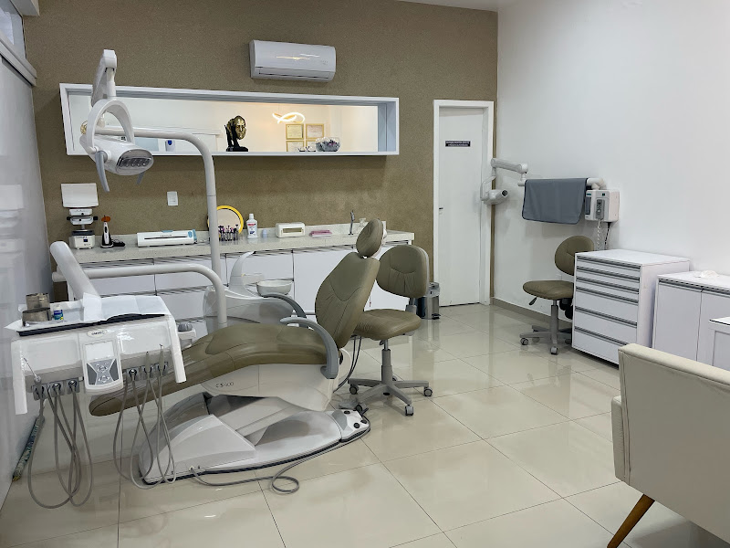 Foto de Dra Laís - Canever e Linhares Odontologia Estética