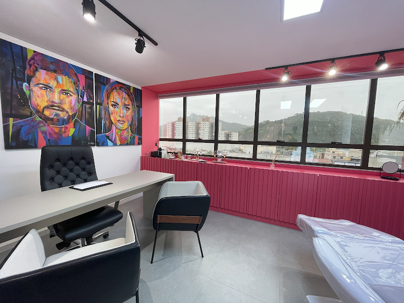 Foto 3 de Dra Lais Theis - Harmonização Facial