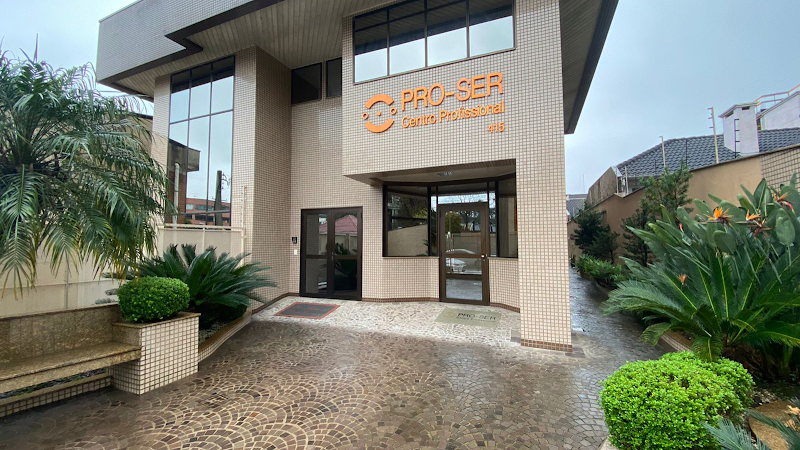 Foto 2 de Dra. Laisa Cruzetta- Lentes De Contato em Resina Composta e Porcelana e Implantes Dentários