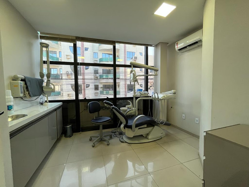 Foto 2 de Dra. Lana Caroline - Cirurgiã-dentista e implantodontista