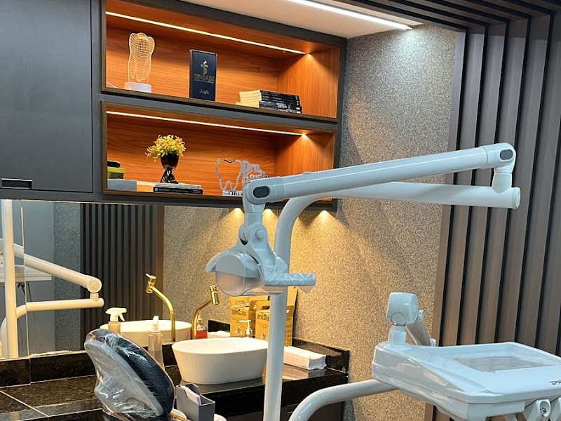 Foto 6 de Dra. Lara Diniz - Cirurgiã Dentista