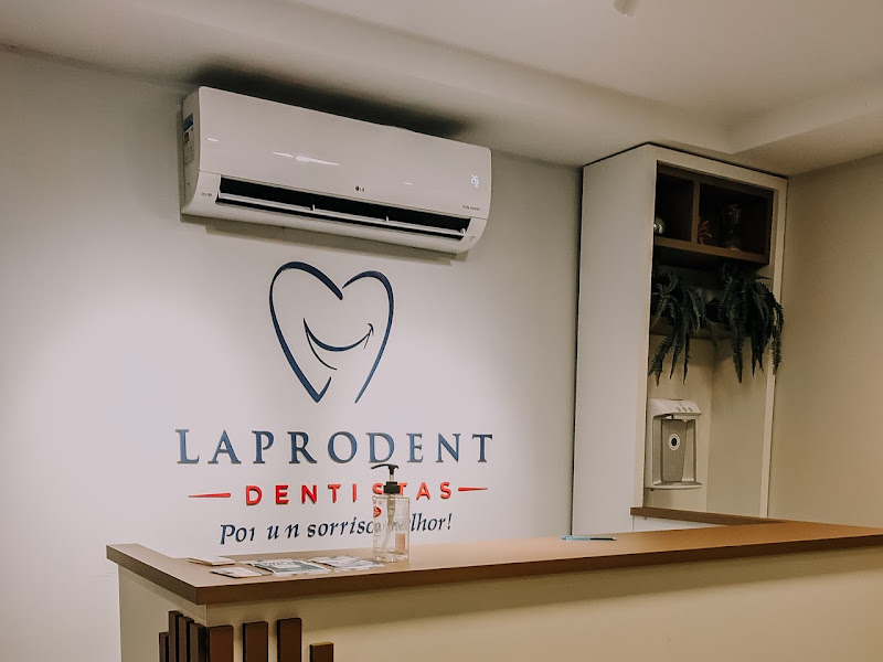 Foto 3 de Dra. Lara Rosário - Periodontista Alagoinhas