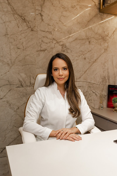 Foto 2 de Dra Larissa Almeida