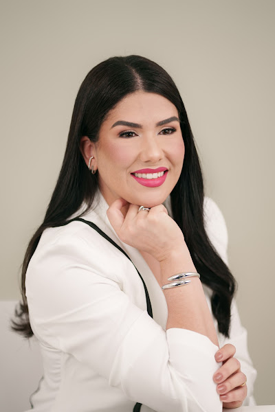 Foto 2 de Dra Larissa Barroso - Harmonização Facial