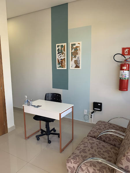 Foto 2 de Dra. Larissa Bordini - Dentista Clínico Geral, Harmonização Orofacial e Implantodontia