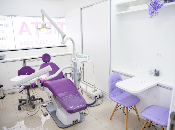 Foto 2 de Dra. Larissa Castilho - Ortodontia