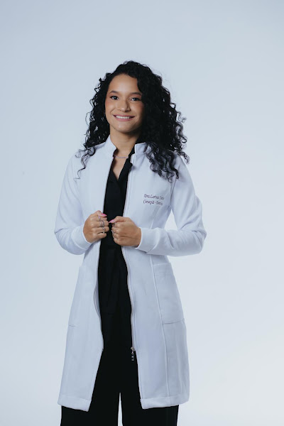 Foto 2 de Dra.Larissa Costa - Cirurgiã-Dentista