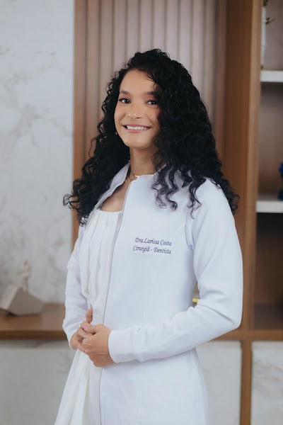Foto 3 de Dra.Larissa Costa - Cirurgiã-Dentista